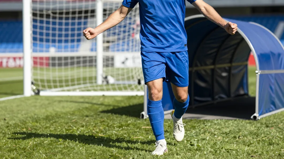 The Tijd voor Voetbal podcast discussed KAA Gent's perfect start to the season, questioning if the club is becoming a...