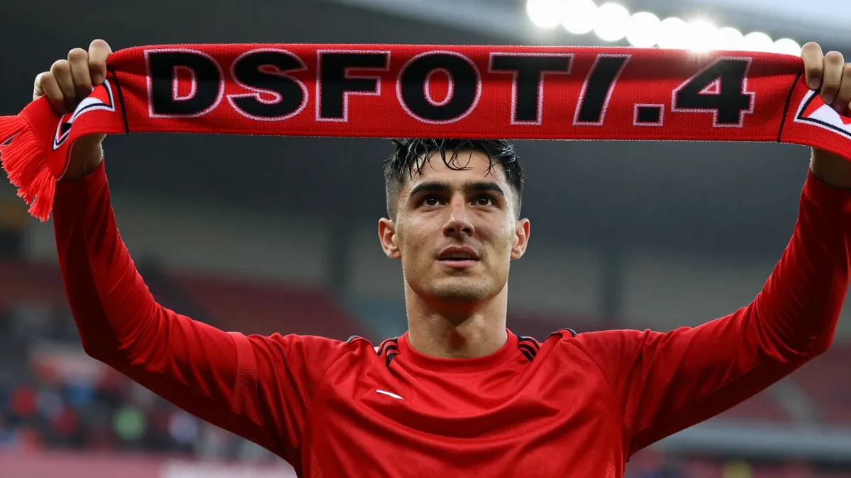 STVV heeft de 18-jarige Belgische jeugdinternational Jeremy Mbambi voor één seizoen gehuurd van Pisa, dat hem eerder deze...