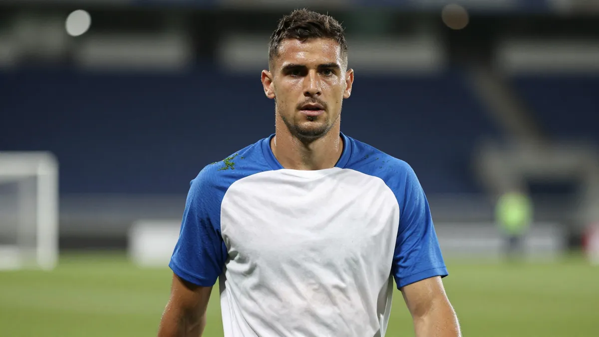Gent duwt Malinwa net voor rust kopje-onder na heerlijke volley van Araujo en doelpunt van Vergara