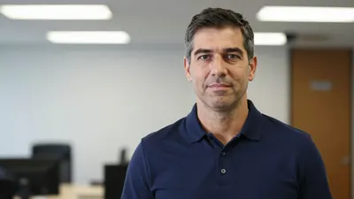 KAA Gent-voorzitter Sam Baro zegt dat Hyllarion Goore en Max Dean niet voor een lage prijs vertrekken, ondanks interesse...