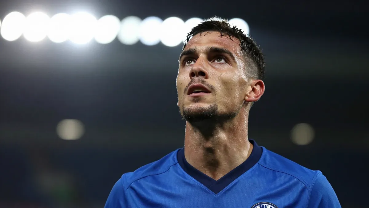 KAA Gent qualifies for the Conference League knockout phase with a 2-3 win at Hibernian, sealed by two late goals from...