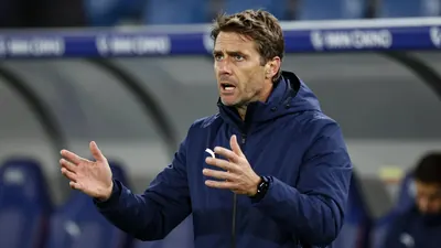 Coach Thomas Matton is streng voor de B-kern van KAA Gent na een matige reeks in de Challenger Pro League en wijst op een...
