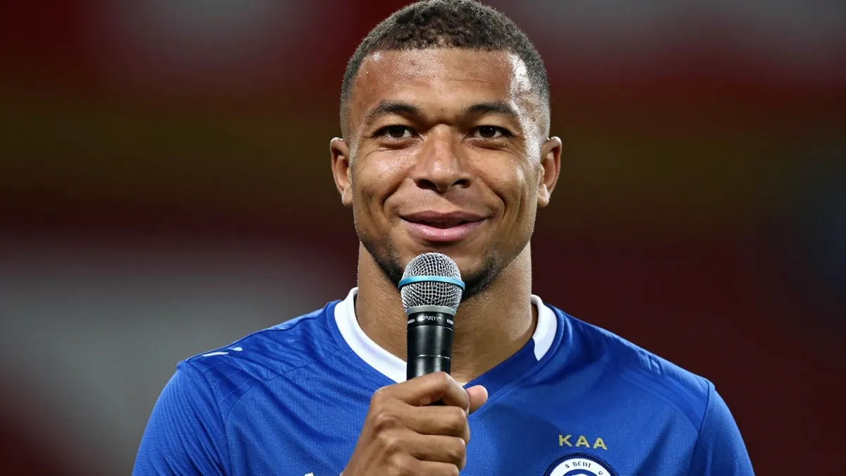 De Sporza-podcast 90 Minutes gaat op tournee met live shows in vijf steden, waaronder Gent