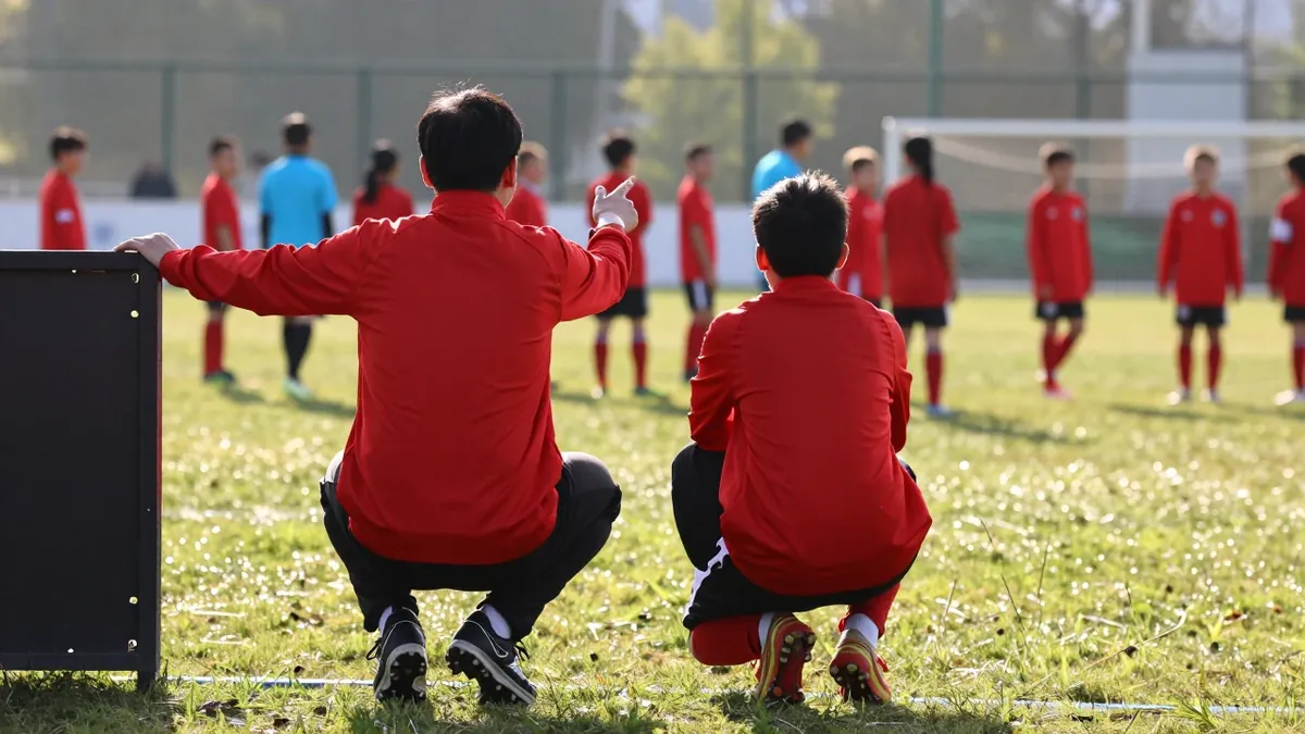 Jeugdclubs in Gent zoals Jago Sint-Amandsberg en Standaard Muide kampen met overvolle wachtlijsten en een chronisch...